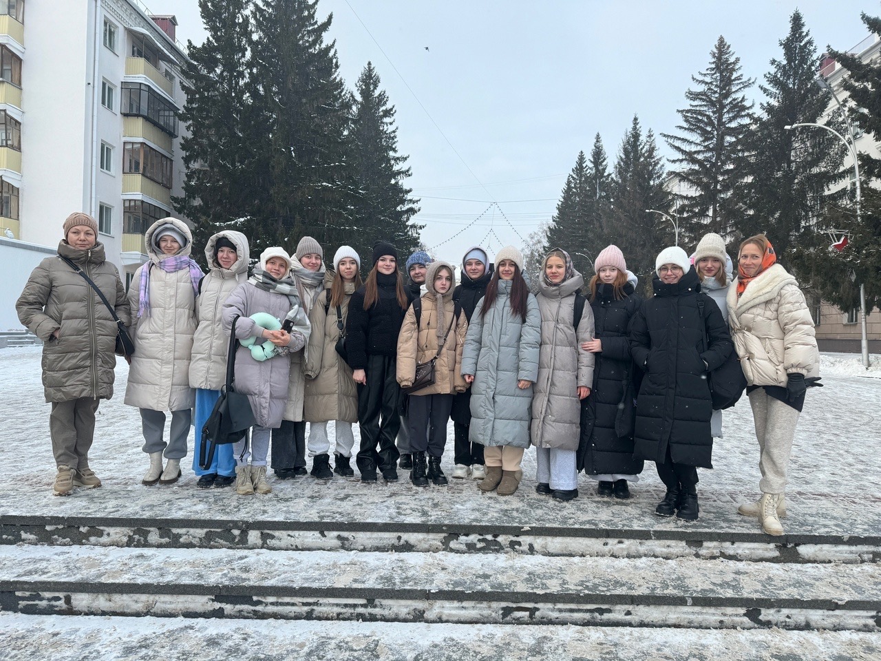 Пятнадцать зауральских девушек участвуют в «Океанских подмостках»