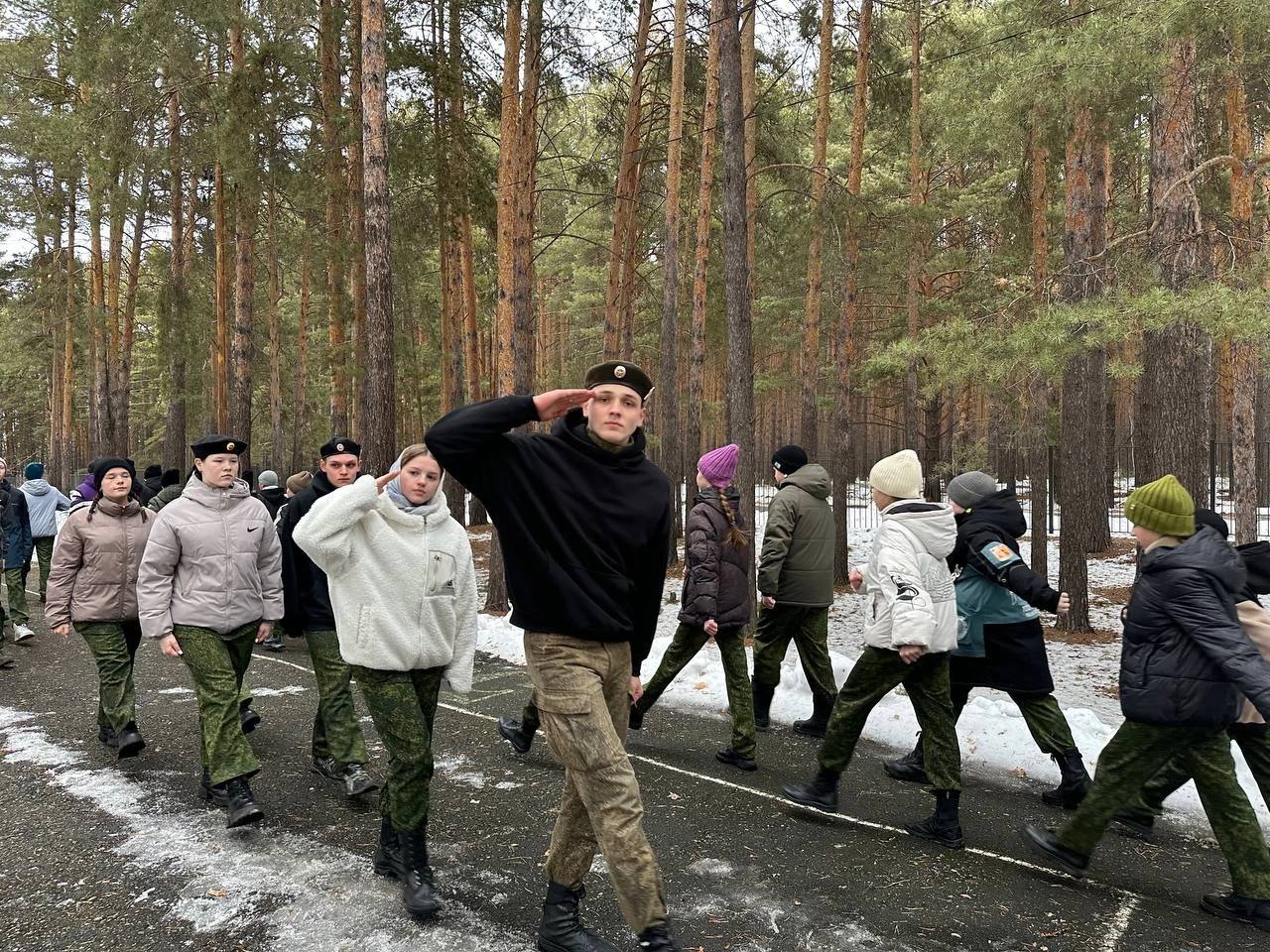 Весенние смены в лагерях Курганской области продолжаются: ребята раскрывают таланты и осваивают новые знания