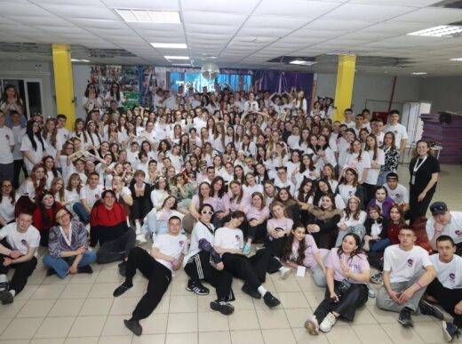 В лагере «Чумляк» стартовала юбилейная профильная смена психолого-педагогических классов «Тайна 9 королевства»