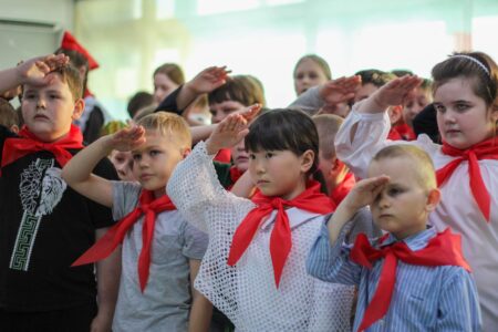 В лагере «Романтика» стартовала весенняя смена «База курносых» по программе «Здоровый класс»