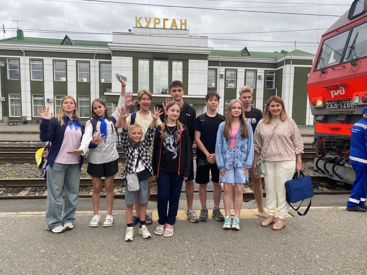 Группа детей из Курганской области отправилась на VIII смену в Международный детский центр «Артек»
