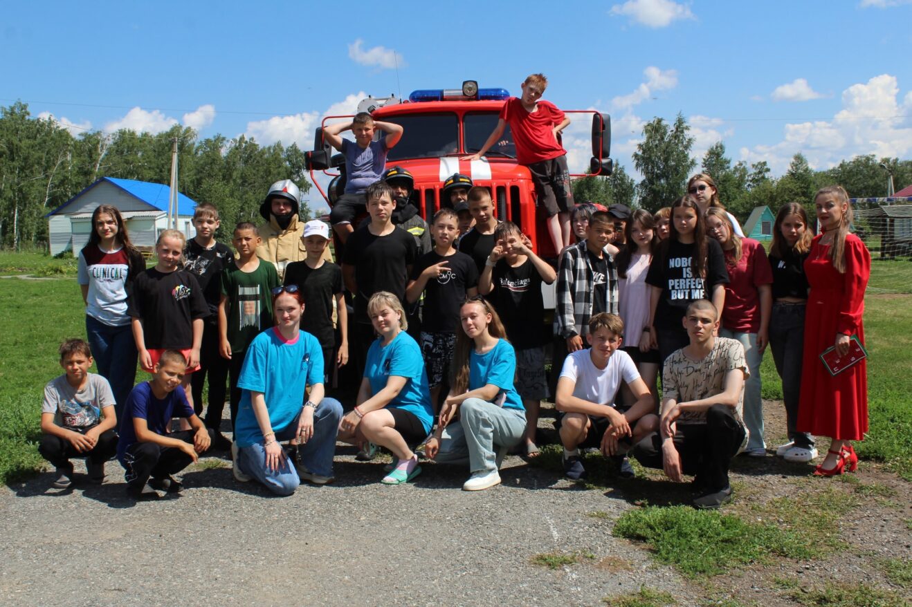 Завершилась третья смена в загородном оздоровительном лагере «Космос»