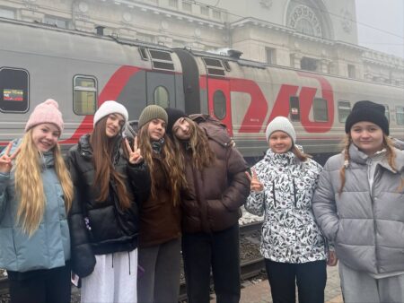 Школьники Курганской области стали участниками смены «Служить России» в «Артеке»