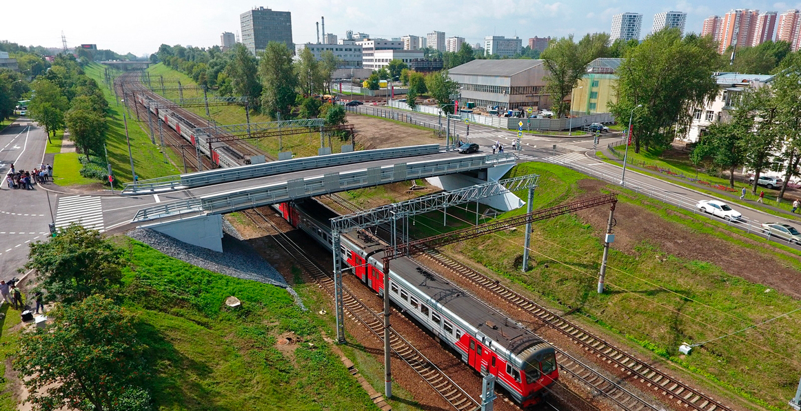 Наконец догадались: Москва начинает строить мосты через железные дороги