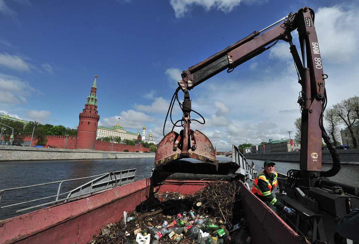 За год вы стали реже бросать мусор в Москву-реку
