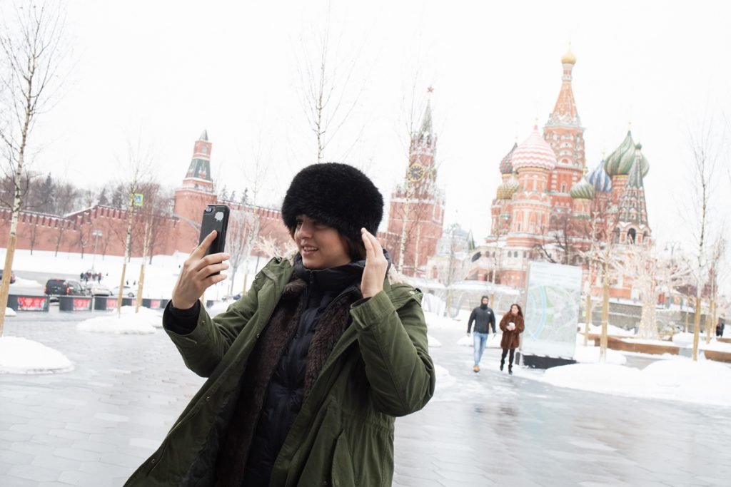 Как Нюша Таваколян нашла, с кем поговорить на родном фарси в Москве