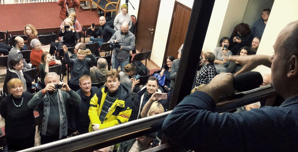Правые активисты сорвали показ фильма «Праздник» Алексея Красовского