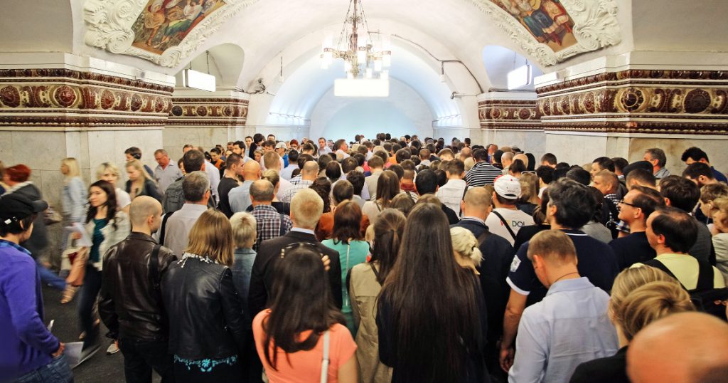 Выбирайте пути объезда: какие станции метро самые людные в часы пик