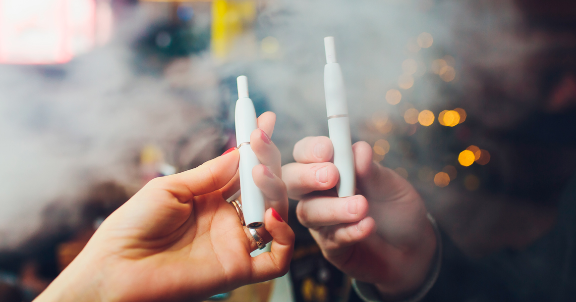 Госдума хочет запретить павильоны IQOS и приравнять стики к сигаретам