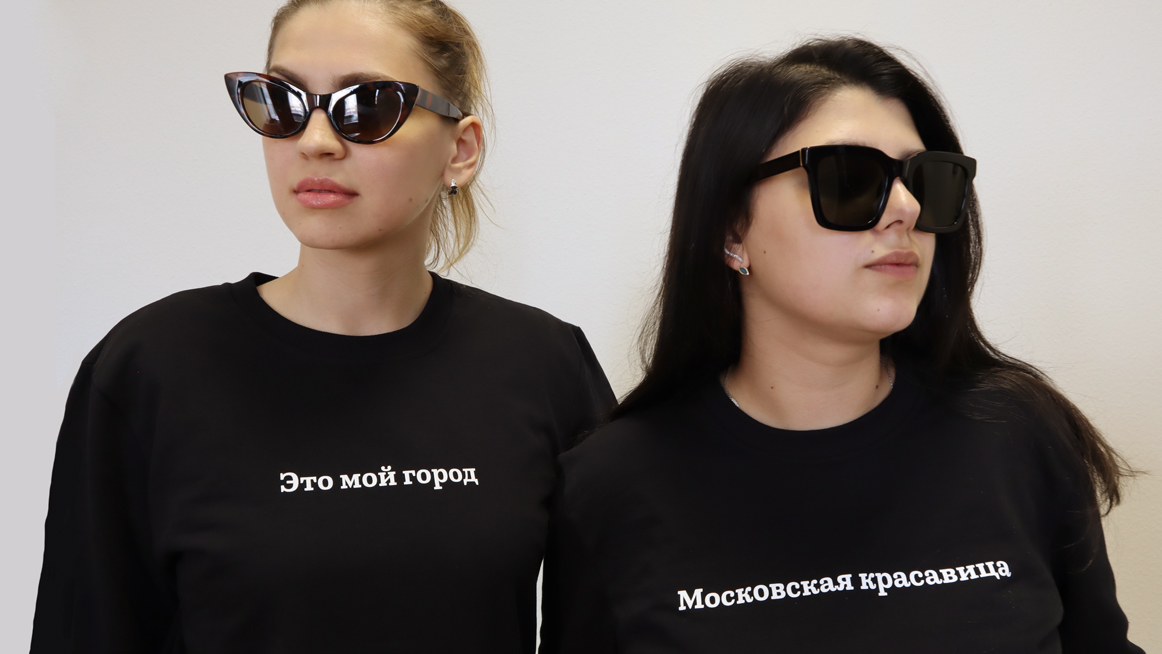 Свитшоты с принтами «Москвич Mag» можно купить на фестивале «Усадьба Jazz»