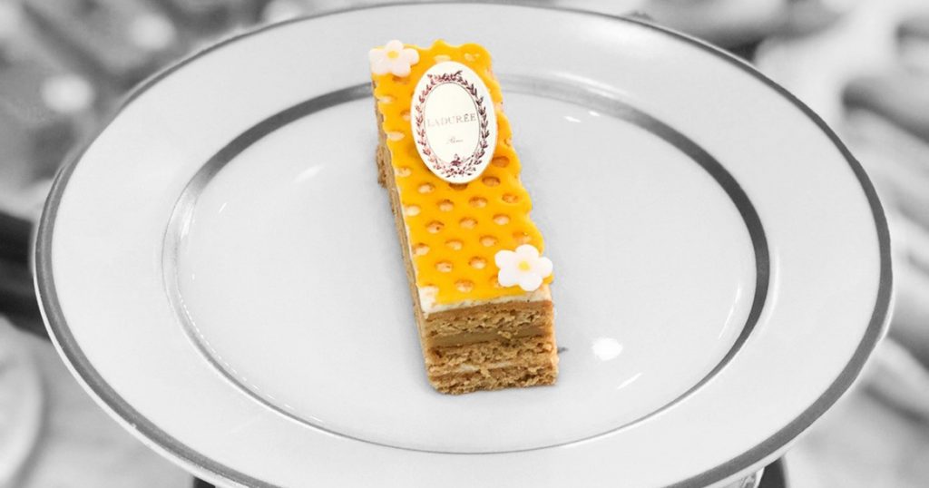 В Laduree ле скандаль: во французское меню вторглись окрошка и медовик