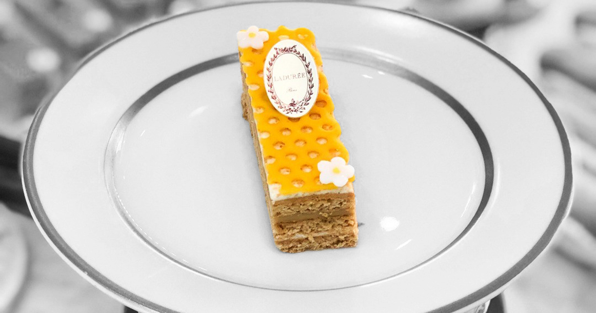 В Laduree ле скандаль: во французское меню вторглись окрошка и медовик