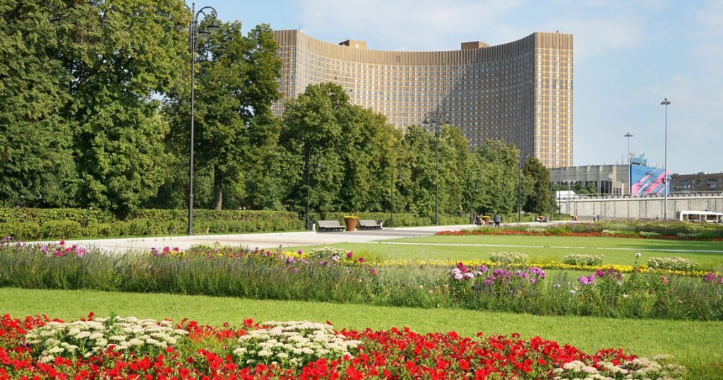 Площадь Шарля де Голля перед гостиницей «Космос» отдадут под застройку