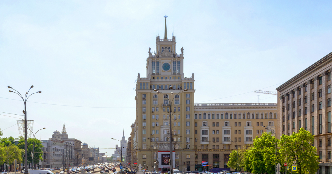 Гостиницу «Пекин» начали реставрировать, а в понедельник выставят на аукцион