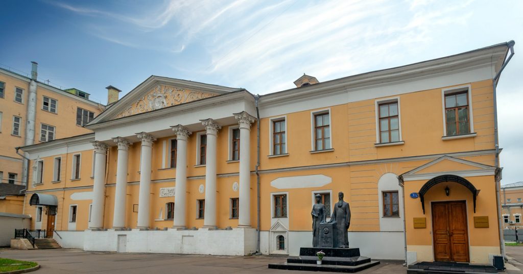 Мемориал Рерихов в усадьбе Лопухиных собираются снести в день рождения Николая Рериха