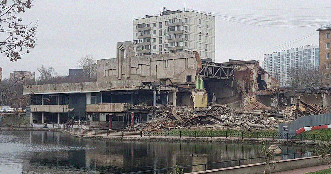 В Москве снесли кинотеатр «Баку» и другие новости за выходные