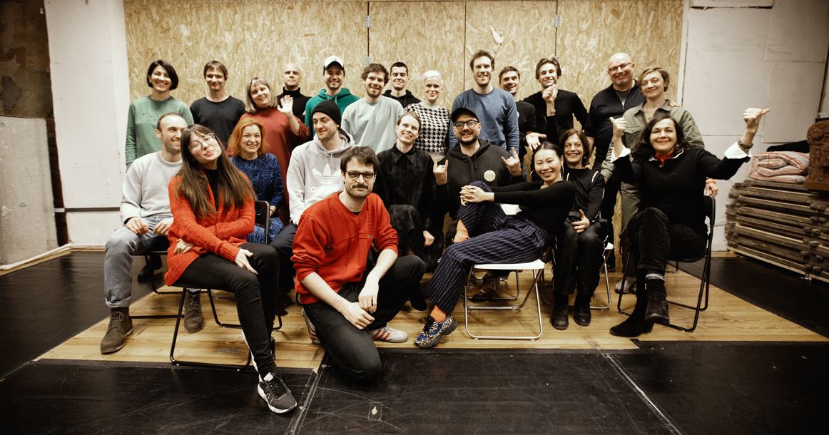Вся труппа берлинского Deutsches Theater прилетела в Москву на репетиции в «Гоголь-центр»