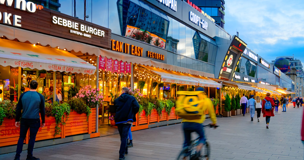 Кафе вытесняют магазины: каждое третье заведение, открывшееся на улицах города за год, — общепит