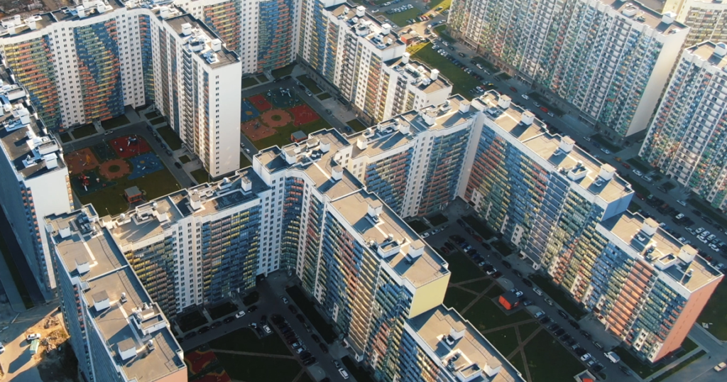 Так вот кто покупает все эти квартиры в новостройках Москвы