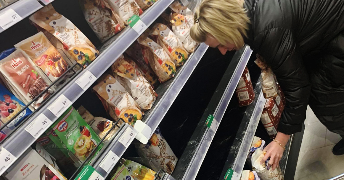 Московские магазины успокоили, что запасов продуктов у них хватит на восемь недель