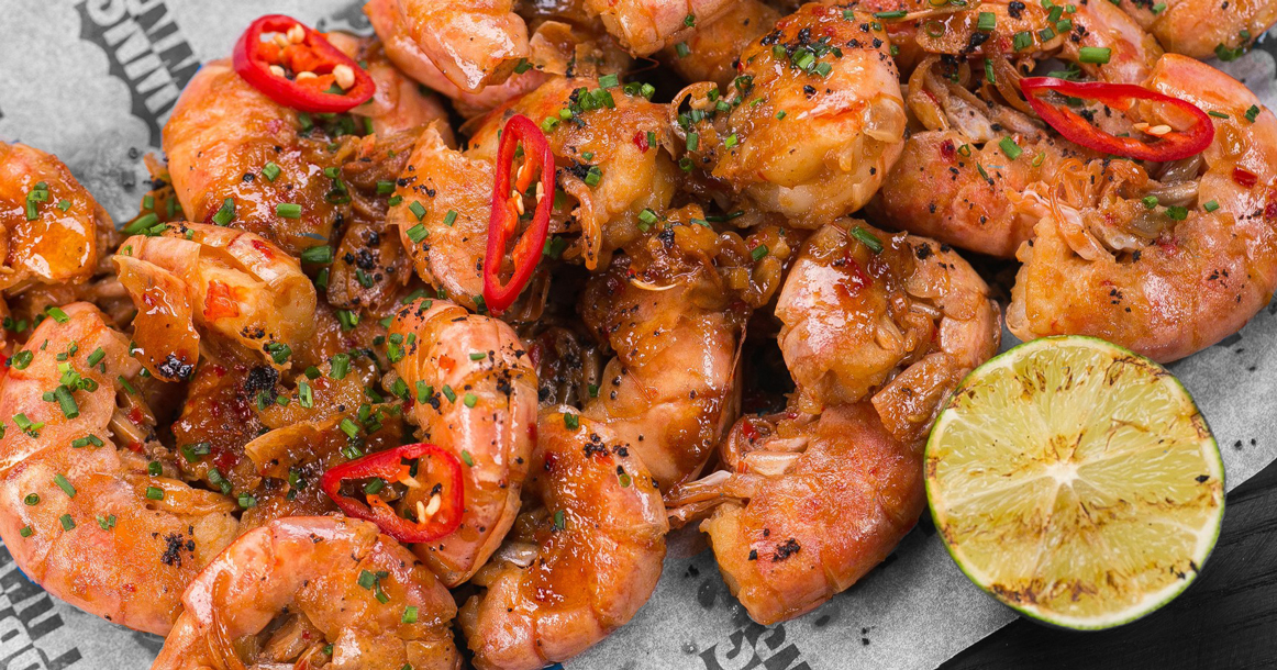 Дикие креветки из доставки Prawns напомнят о свежести моря, а это сейчас важно как никогда