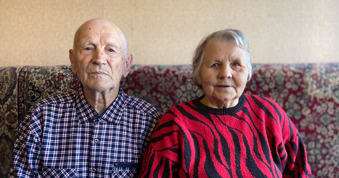 «Мы вообще на других не смотрели»: как прожить 60 лет в браке и не устать друг от друга?