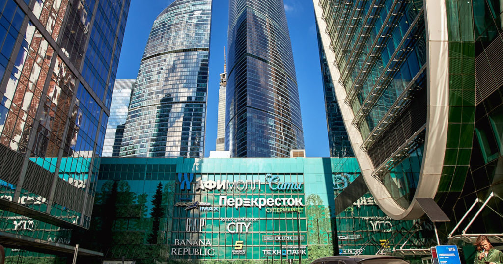 С 8 августа в «Афимолле» три уикенда подряд можно будет продать вещи, накопившиеся за карантин