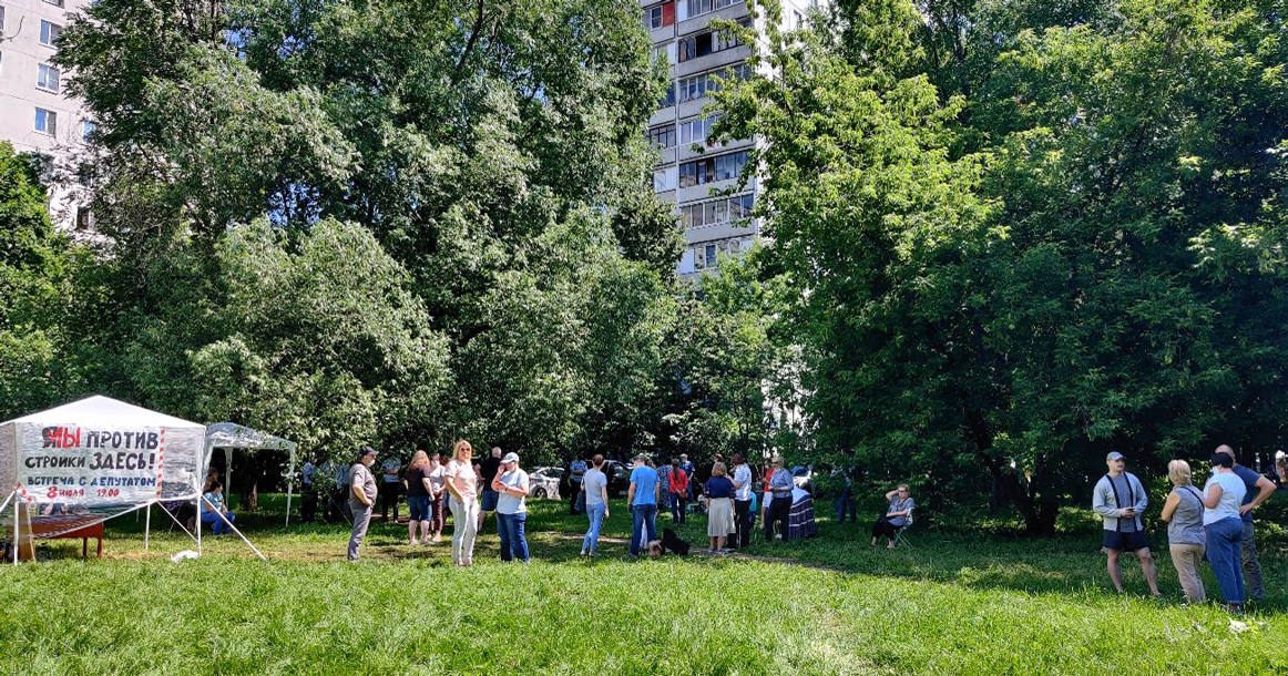 Полиция в Бибирево жестко разогнала народный сход против строительства дома по реновации