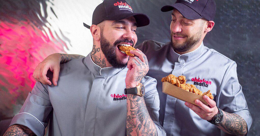 Напротив «Европейского» открылся первый ресторан Chicken Mafia — конкурент KFC