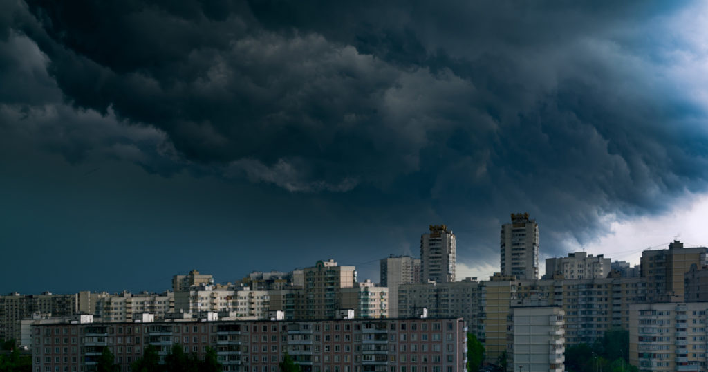 Москве пообещали смерч во второй половине дня