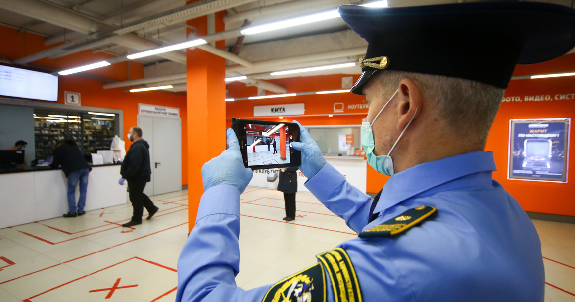 В Москве запустили мобильный контрольный пункт для отлова безмасочников