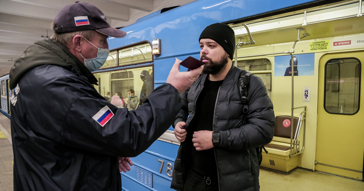 В Москве за две недели составили почти 15 тысяч протоколов за отказ надевать маски