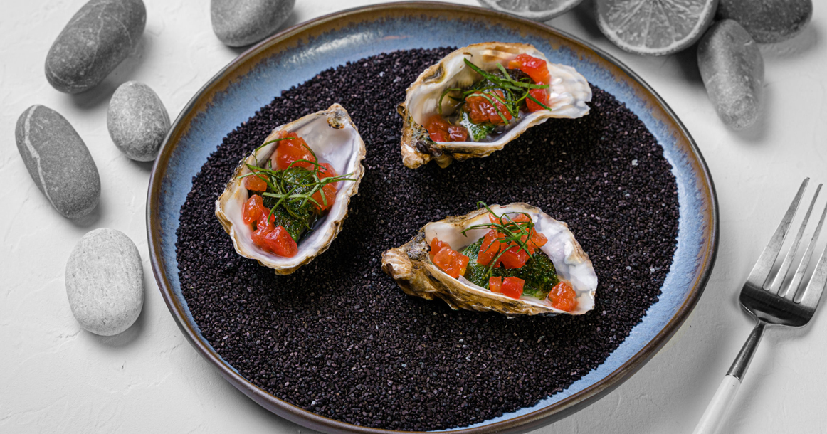 В Seafood Bar на Усачевском устрицы и мидии свежи и, следовательно, очень дороги