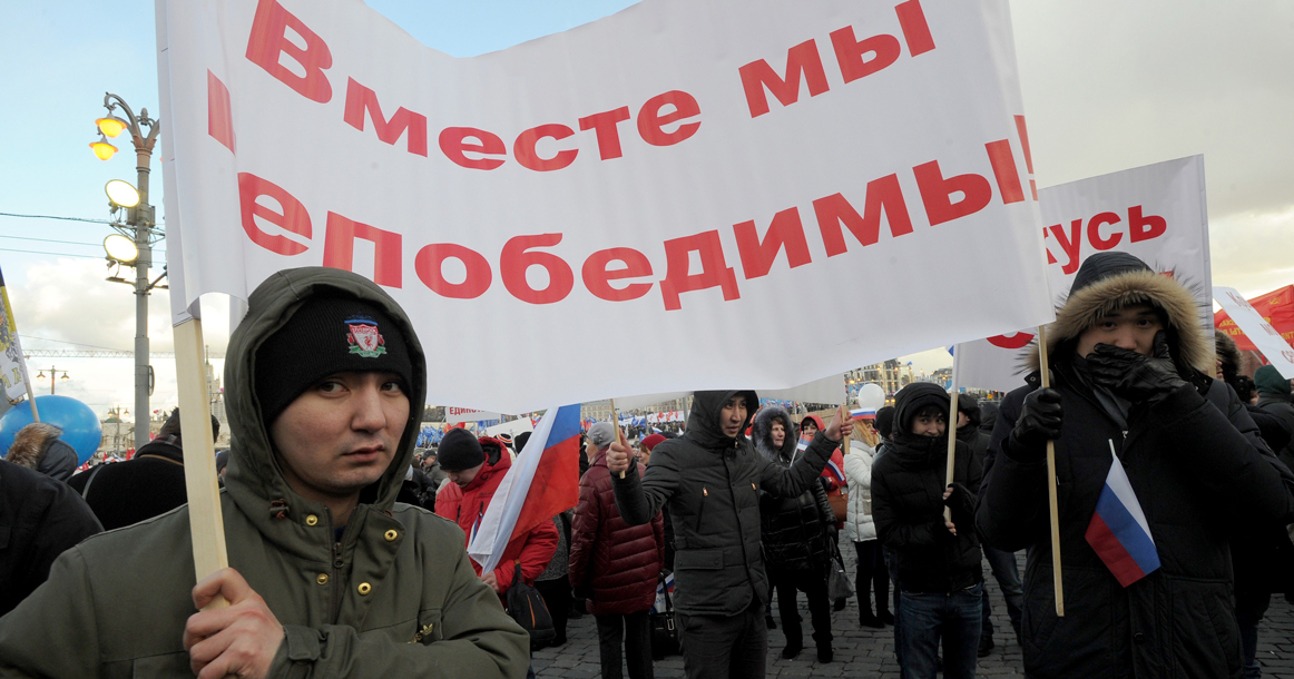 Депутаты пожаловались, что дворников сгоняют на концерт в честь присоединения Крыма
