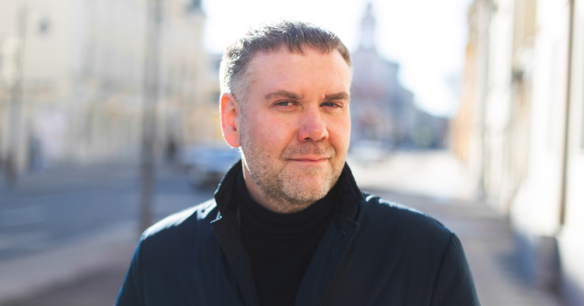 Станислав Смирнов, Санкт-Петербург: «Искусство должно продаваться, а шампанское — литься рекой»
