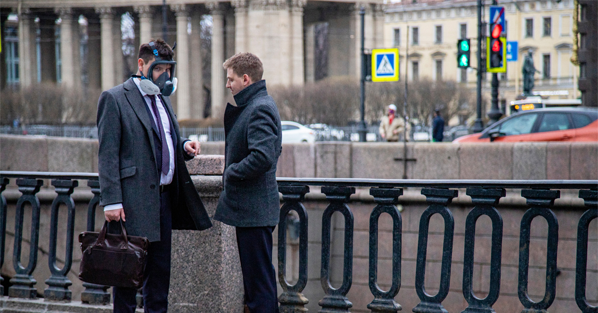 Зависть москвича: в Санкт-Петербурге отменили перчатки в магазинах и транспорте