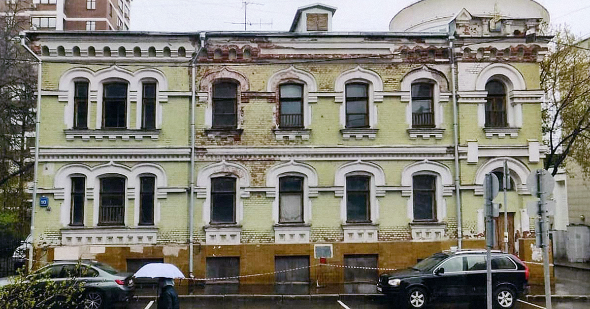 Жители Пресни остановили разрушение особняка 1902 года в Предтеченском переулке