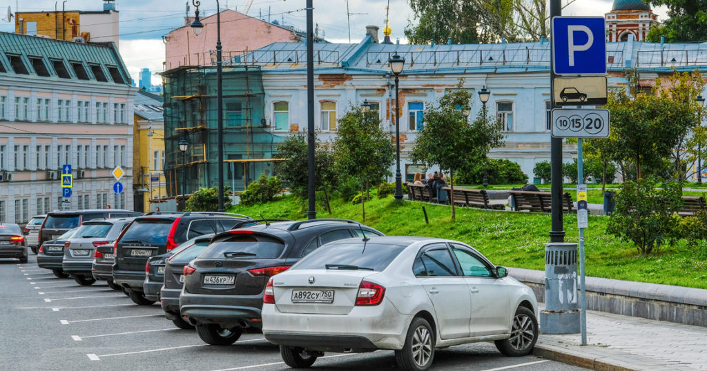В Общественной палате предложили сделать парковку для пенсионеров и инвалидов бесплатной
