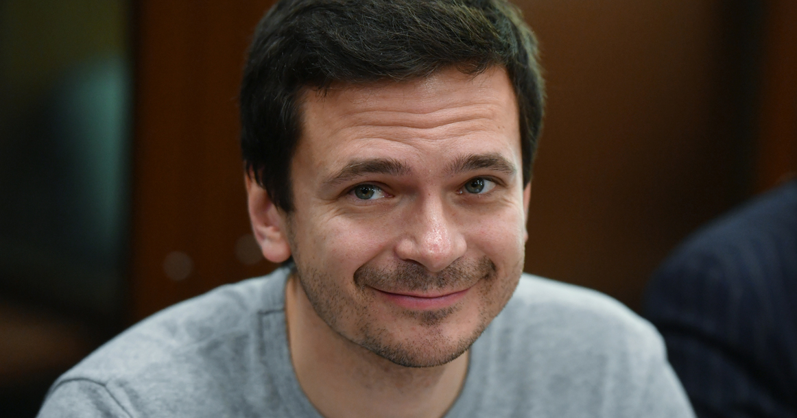 Илья Яшин уходит с поста муниципального главы Красносельского района