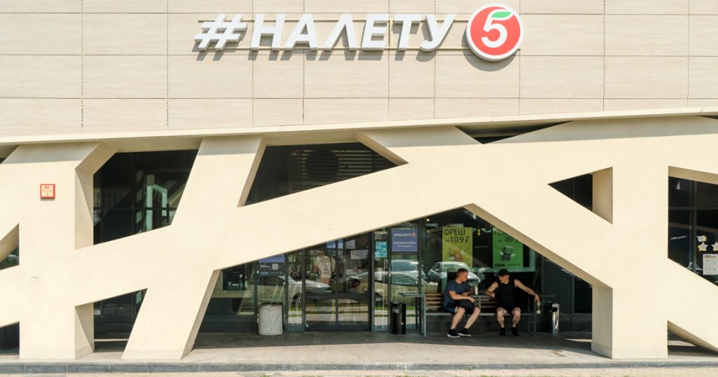 Шопинг по-новому: в «Пятерочке #Налету» нет кассиров, но есть коворкинг