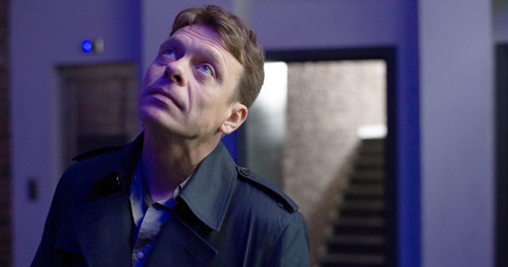 В сериале «Контакт» Евгений Стычкин превращает конфликт бумеров и зумеров в остросюжетную драму