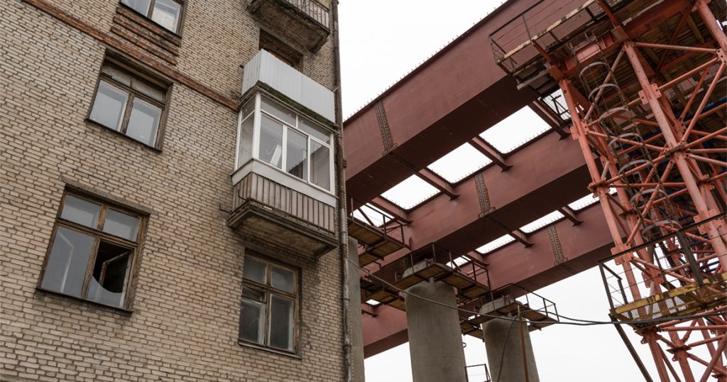 Как московская семья выживает в доме, который стерт с карты