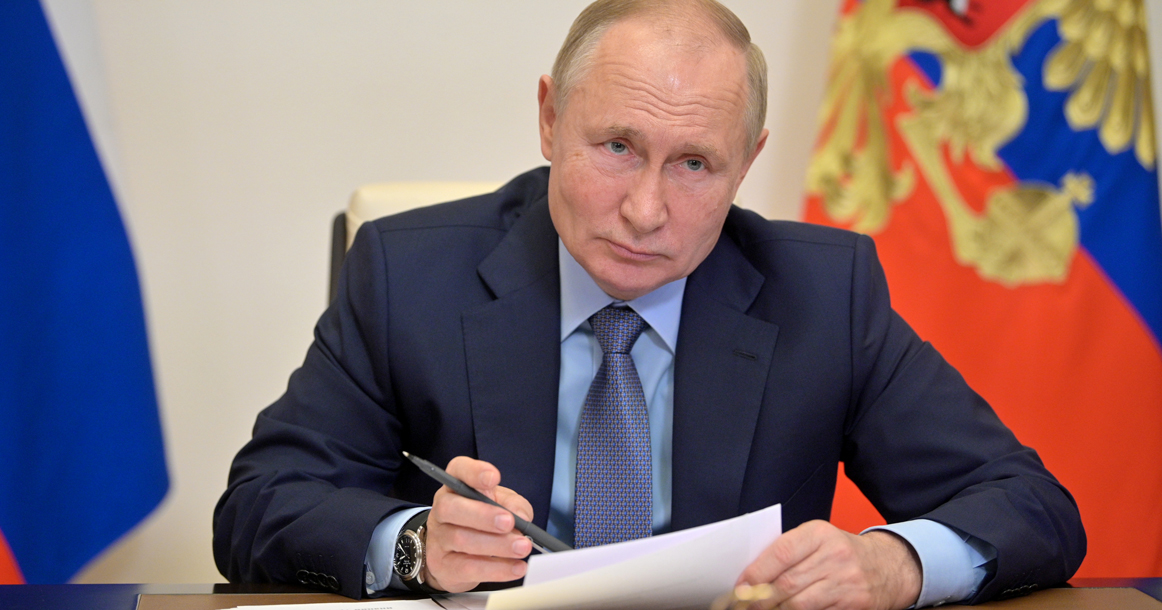 Путин разрешил ввести нерабочие дни с 30 октября по 7 ноября с сохранением зарплаты
