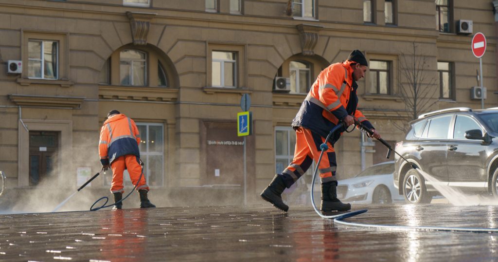 С начала года жителей регионов стали приглашать на работу в Москву почти в два раза чаще