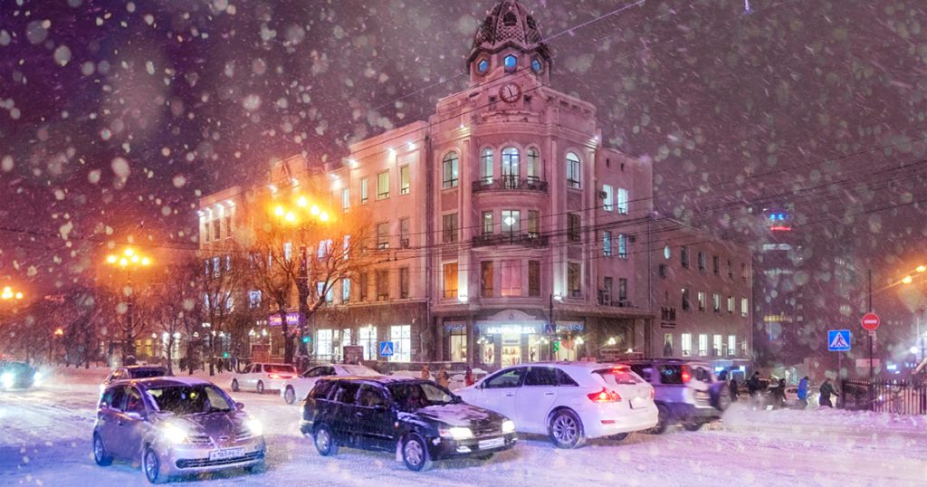 «Москвич за МКАДом»: в Хабаровск за икрой, юколой и катанием на коньках на набережной Амура