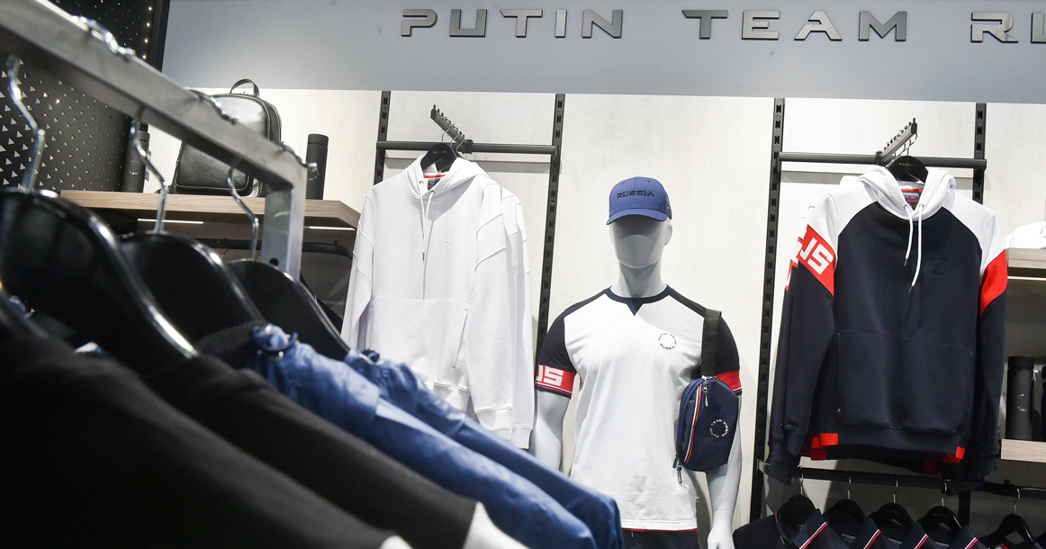 В Шереметьево открыли бутик с одеждой Putin Team