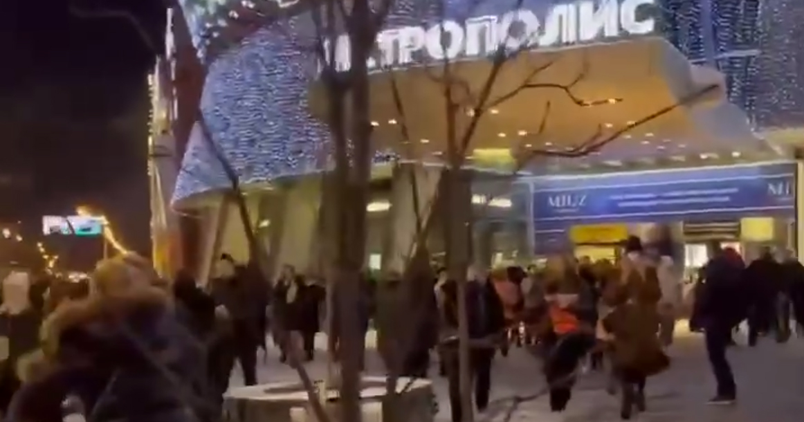 В ТРЦ «Метрополис» неизвестный угрожал гранатой