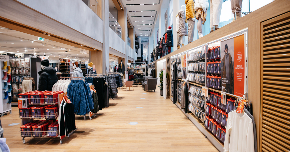 Магазин недели: крупнейший в России (а заодно и в Европе) магазин Uniqlo в «Европейском»