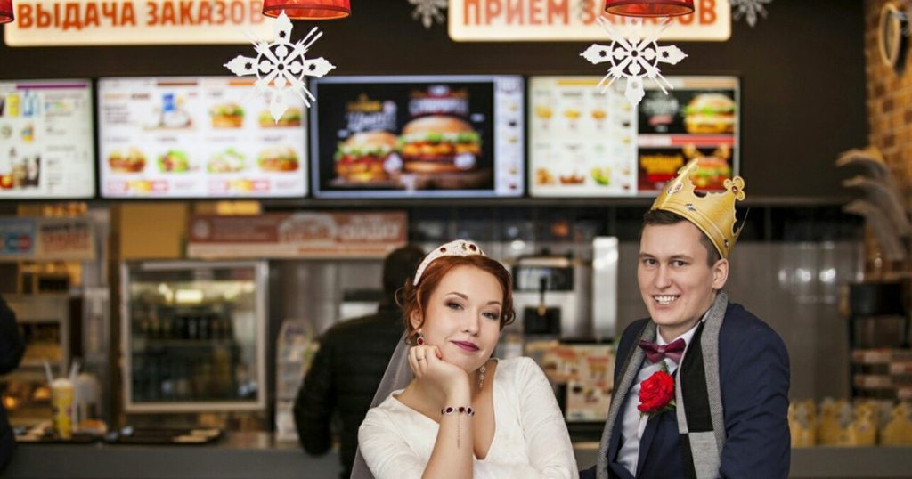 Короли троллинга: «Бургер Кинг» предлагает сыграть свадьбу в своих ресторанах