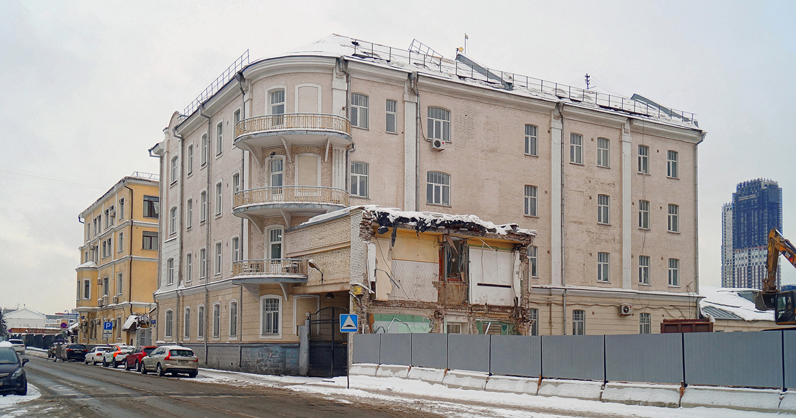 Дом недели: здания Дербеневского химического завода
